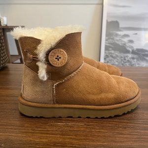 Ugg Bailey Mini Boots - Size 6